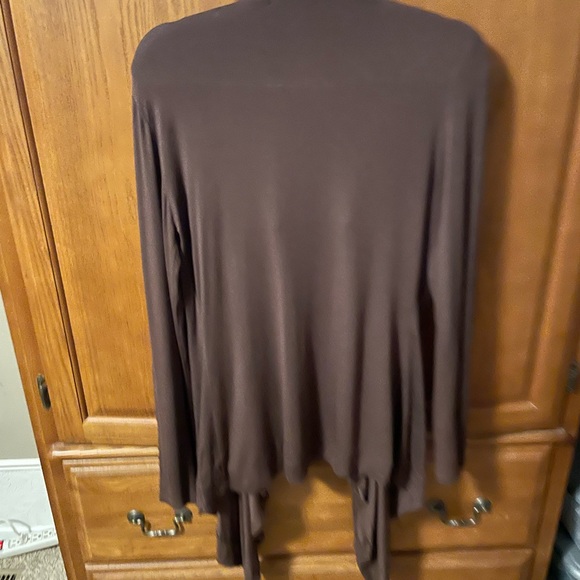 Patty flutter hem jacket: B027 - Picture 2 of 7